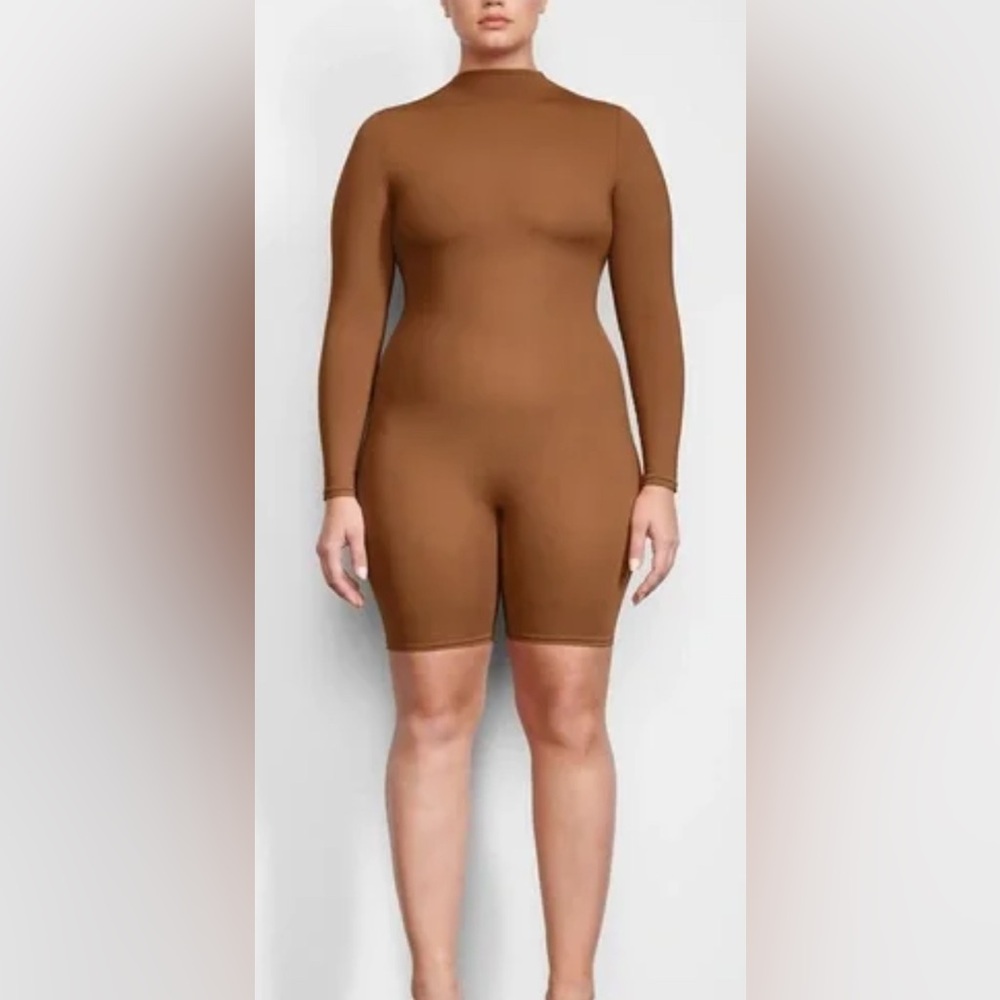 NWOT SKIMS All in One Mock Neck Long Sleeve Romper Caramel Size L